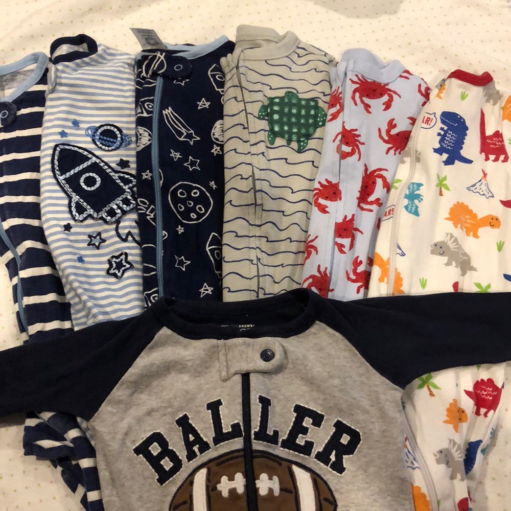 7 Light Footie Pajamas 6-9m